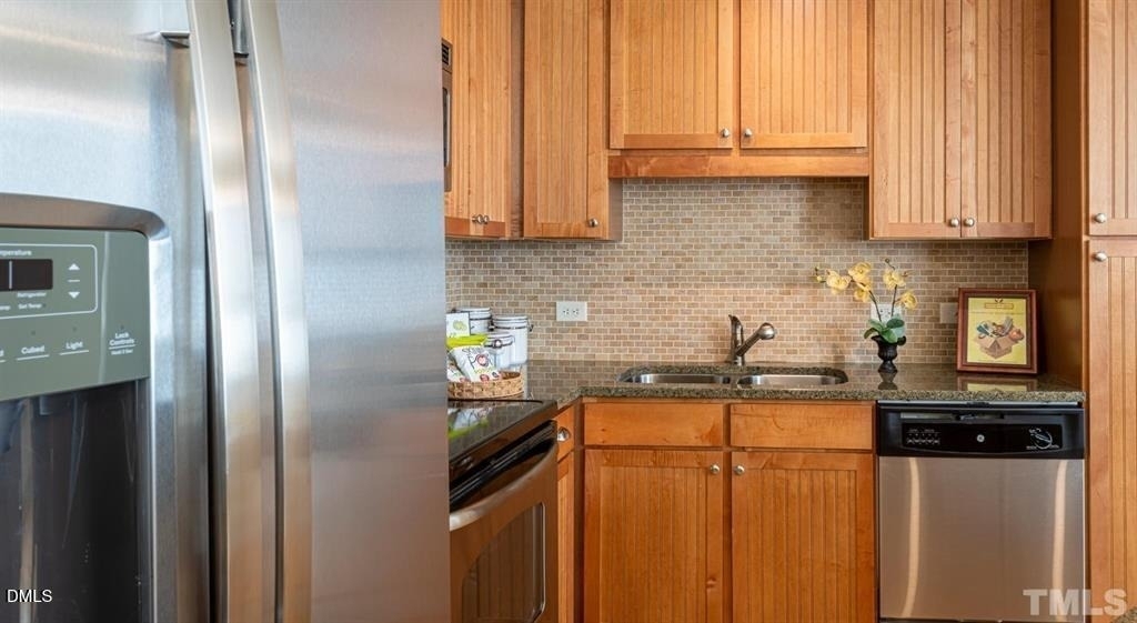 300 Cosgrove Avenue - Photo 35