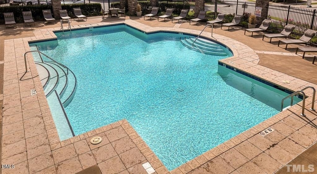 300 Cosgrove Avenue - Photo 3