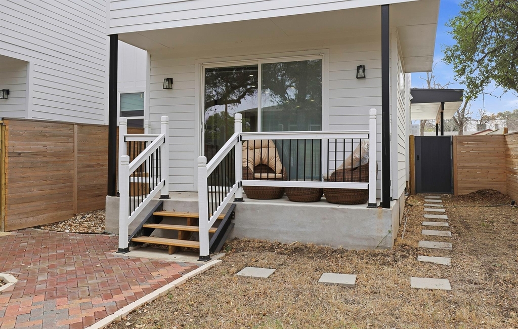 1208 W Oltorf St - Photo 21