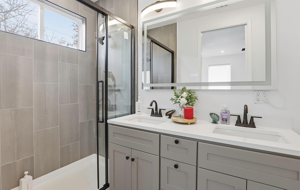 1208 W Oltorf St - Photo 12