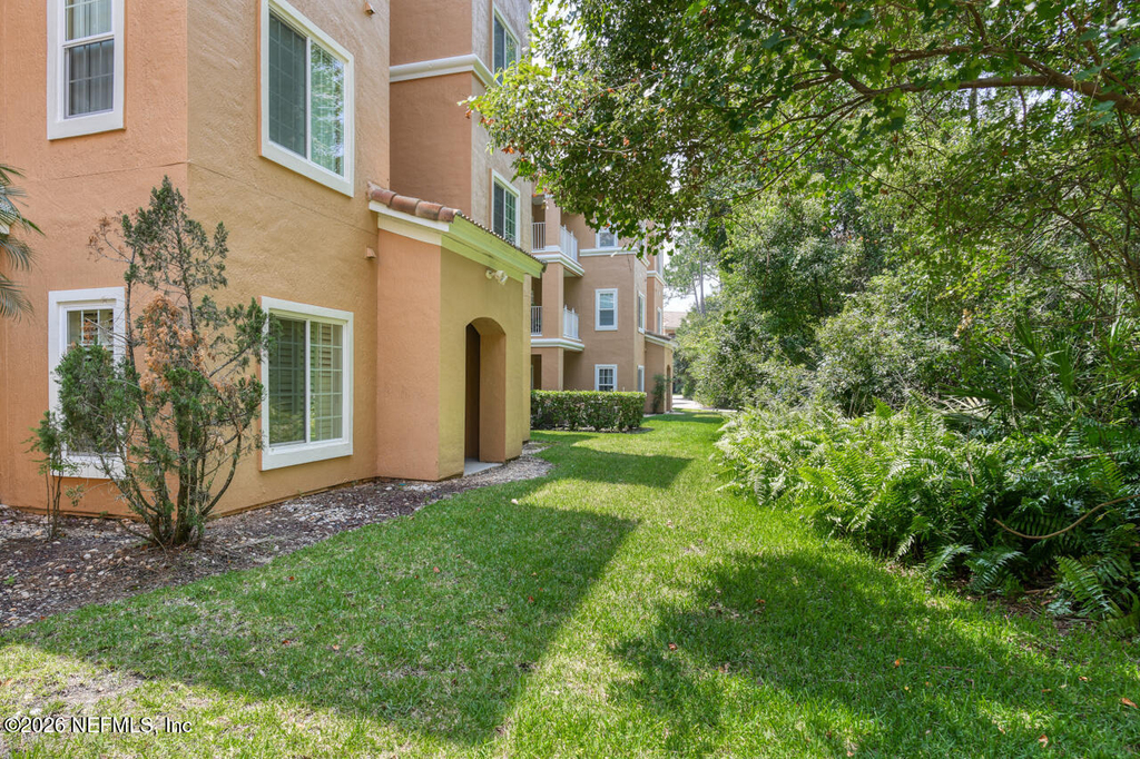 605 Fairway Drive - Photo 3