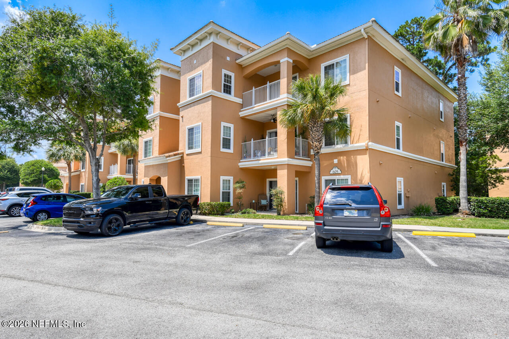 605 Fairway Drive - Photo 2