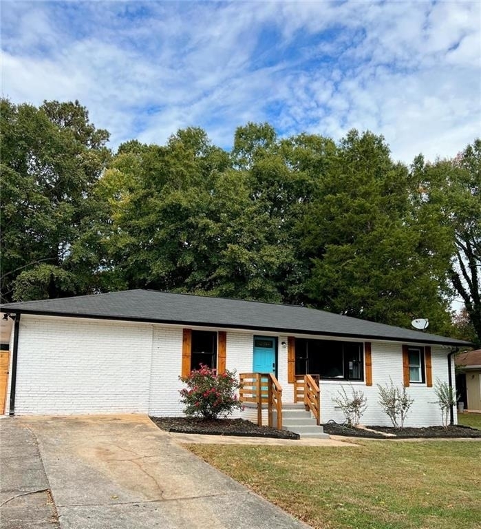 695 Kennesaw Drive Se - Photo 0