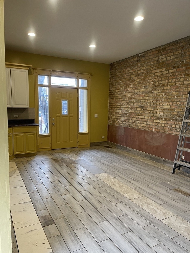 3341 W Walnut Street - Photo 1
