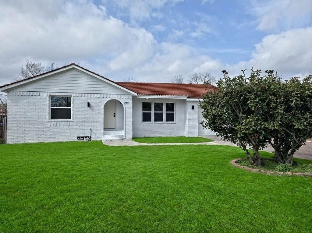 4607 Englewood Street - Photo 1