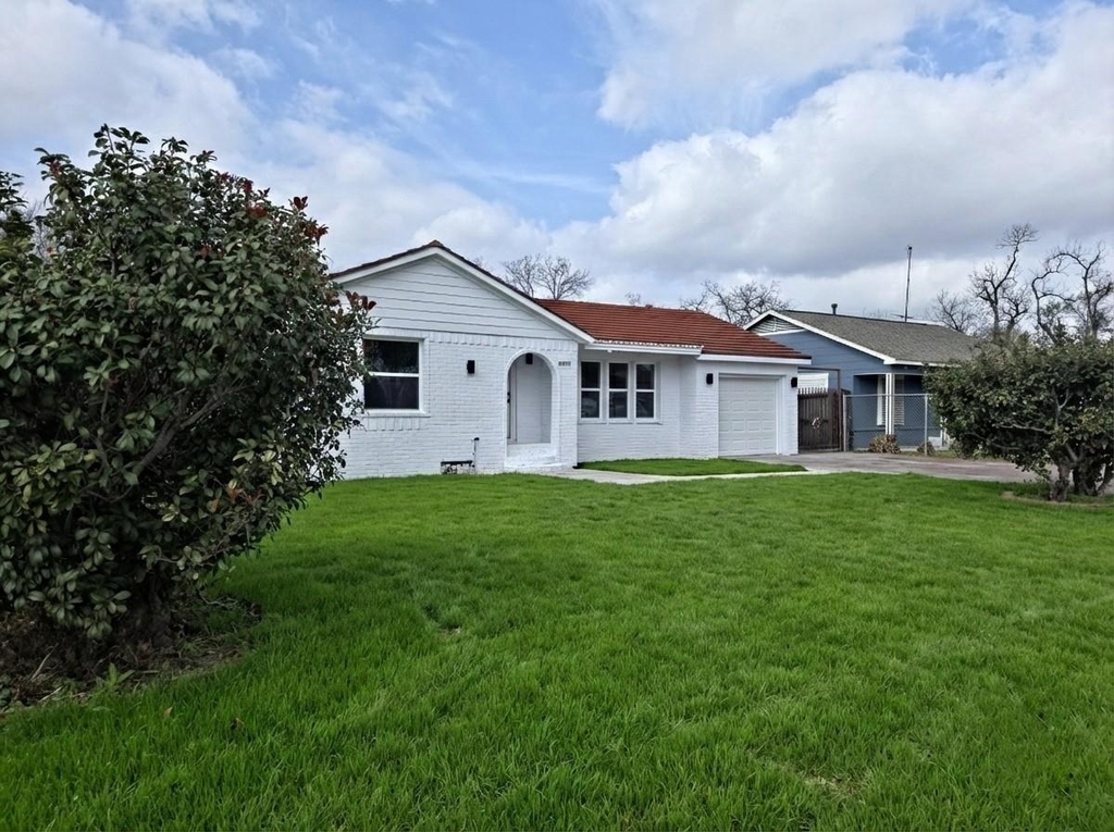 4607 Englewood Street - Photo 0