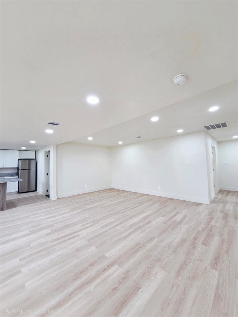 4607 Englewood Street - Photo 7