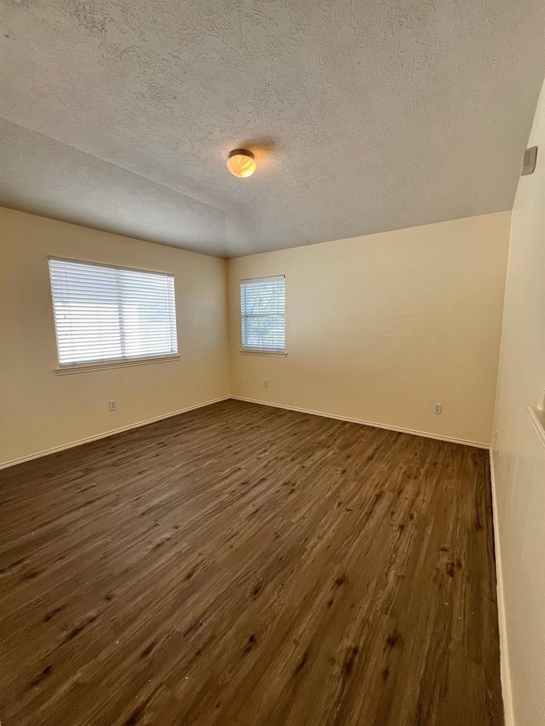 1522 Glasholm Drive - Photo 12