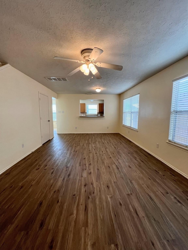 1522 Glasholm Drive - Photo 1