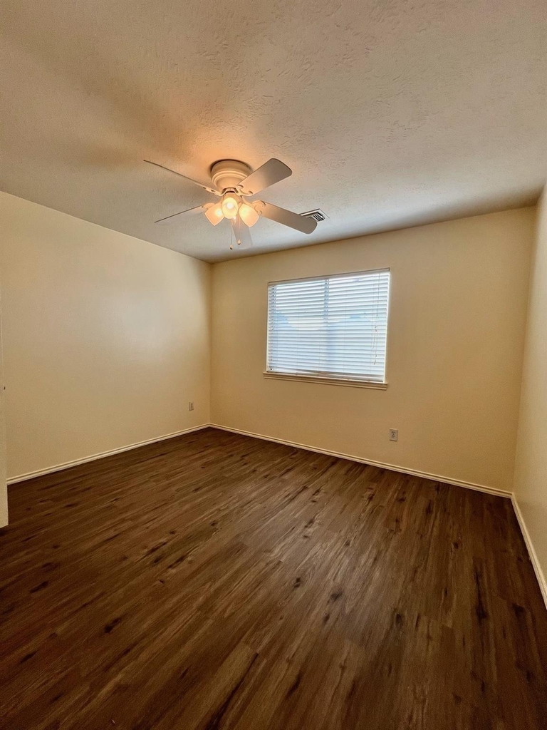 1522 Glasholm Drive - Photo 9