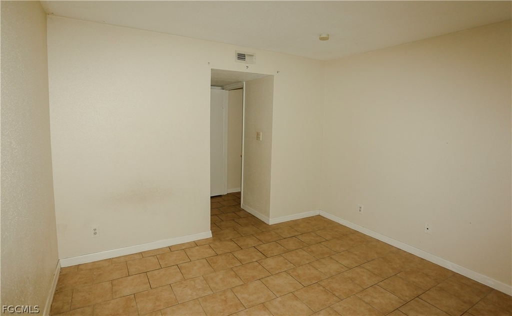 2835 Winkler Avenue - Photo 8