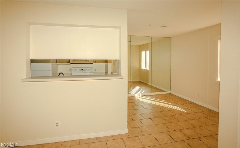 2835 Winkler Avenue - Photo 4