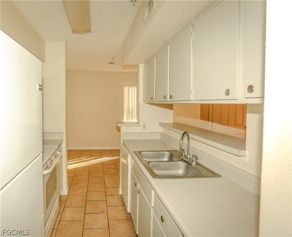 2835 Winkler Avenue - Photo 6