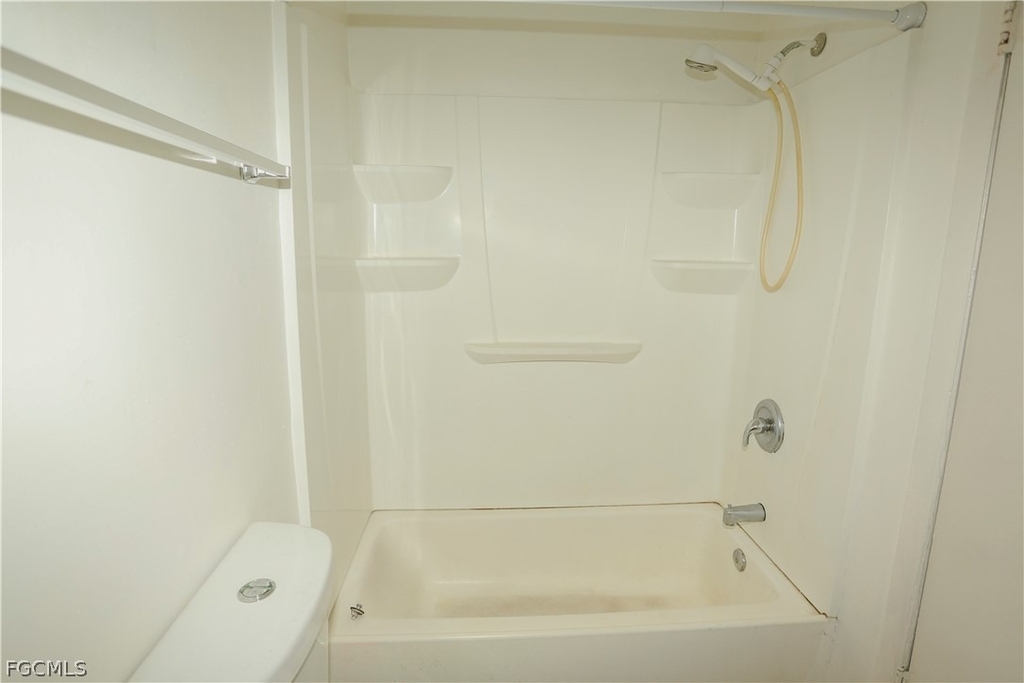 2835 Winkler Avenue - Photo 9