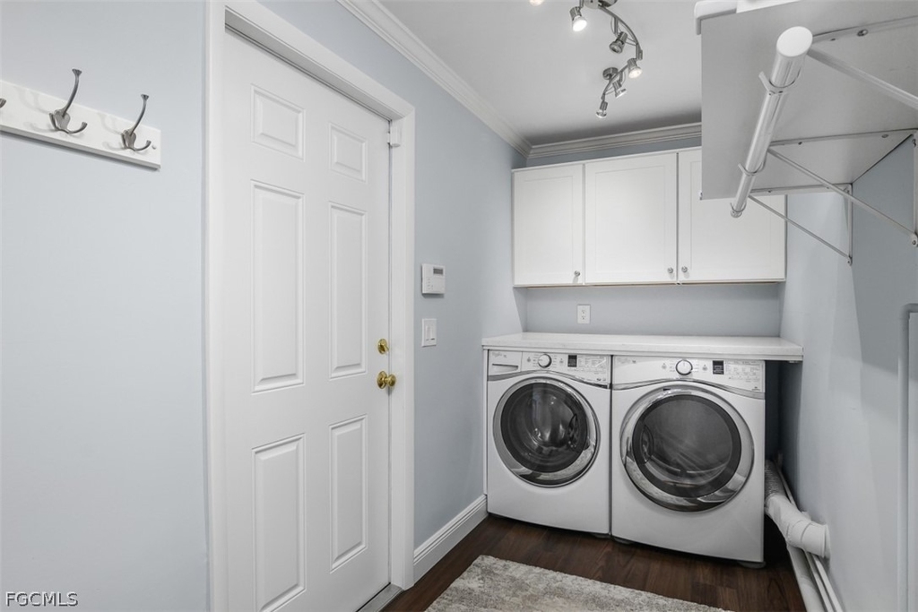 549 7th Avenue N - Photo 18