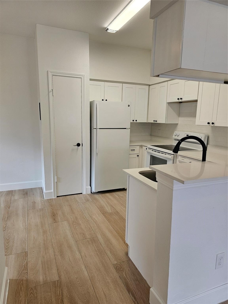 2626 Holly Hall Street - Photo 5