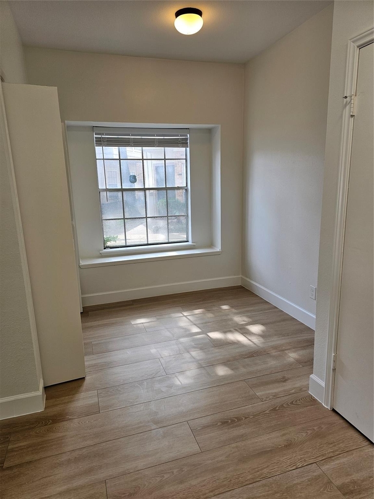 2626 Holly Hall Street - Photo 7