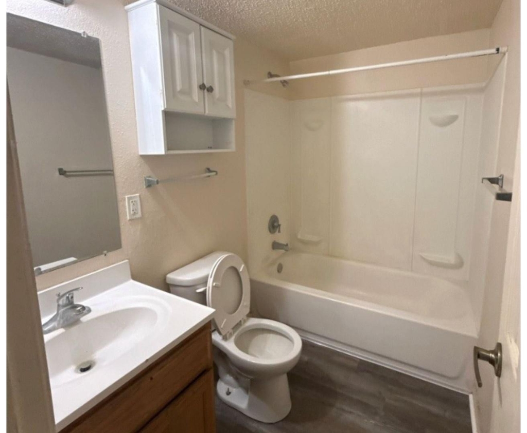 516 Laredo - Photo 7