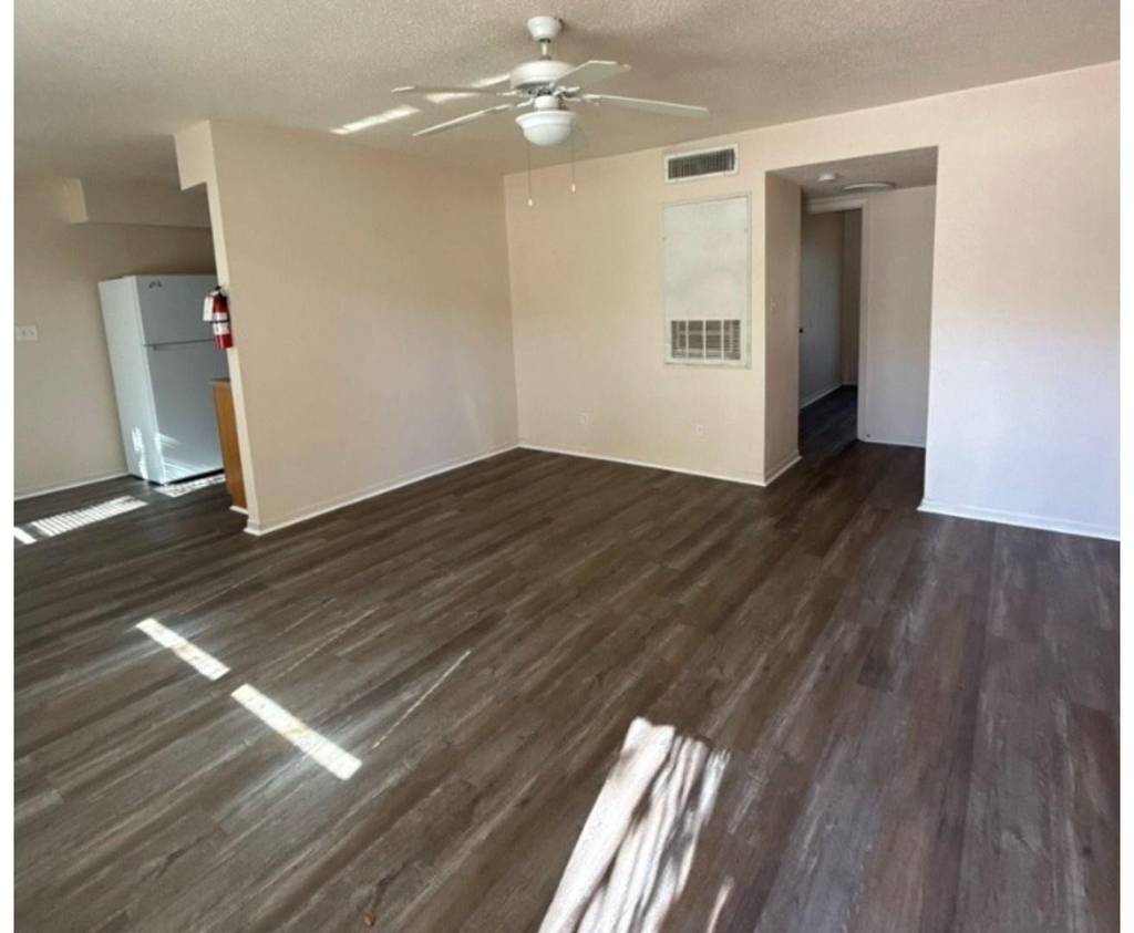 516 Laredo - Photo 12