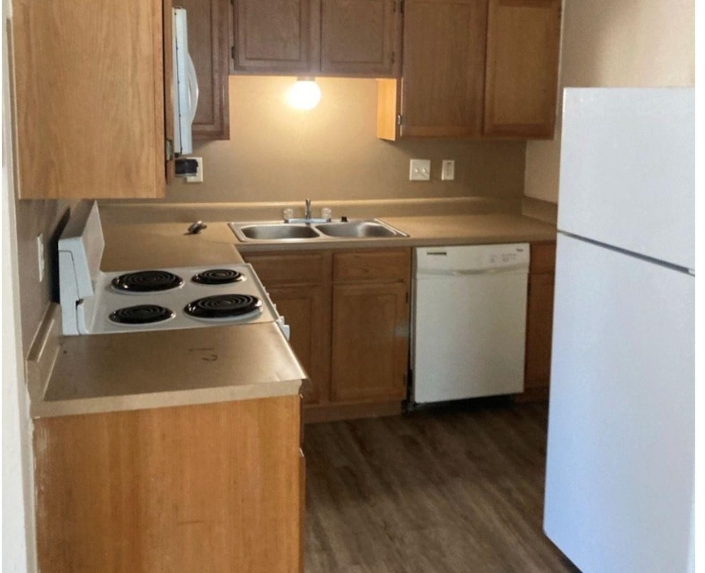 516 Laredo - Photo 11
