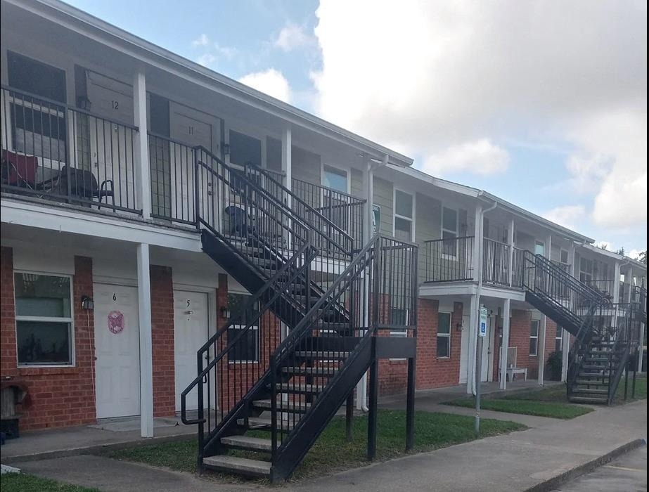 516 Laredo - Photo 1
