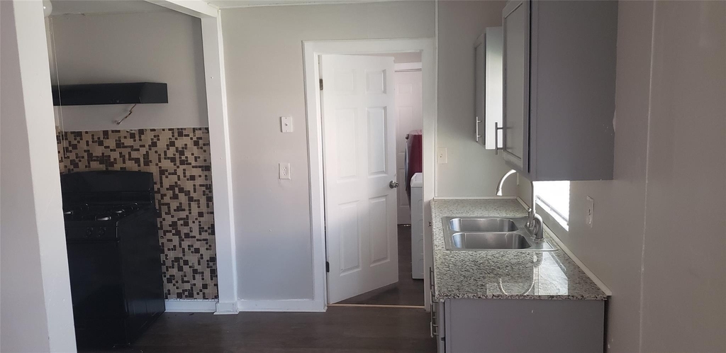 912 Jennetta Street - Photo 1