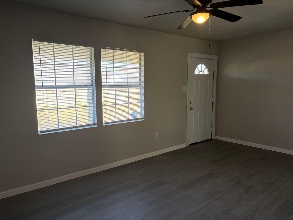 5402 Lyndhurst Drive - Photo 1