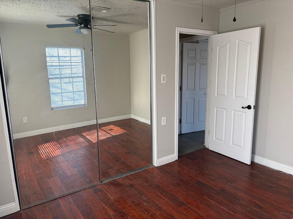 5402 Lyndhurst Drive - Photo 5