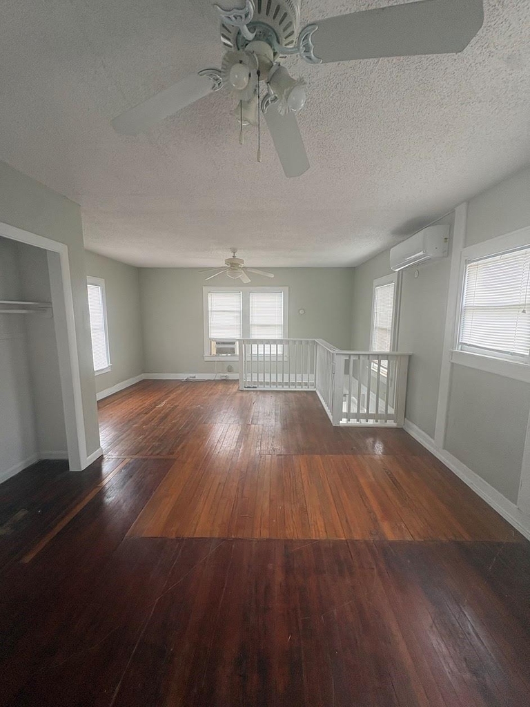 2205 33rd Street - Photo 6