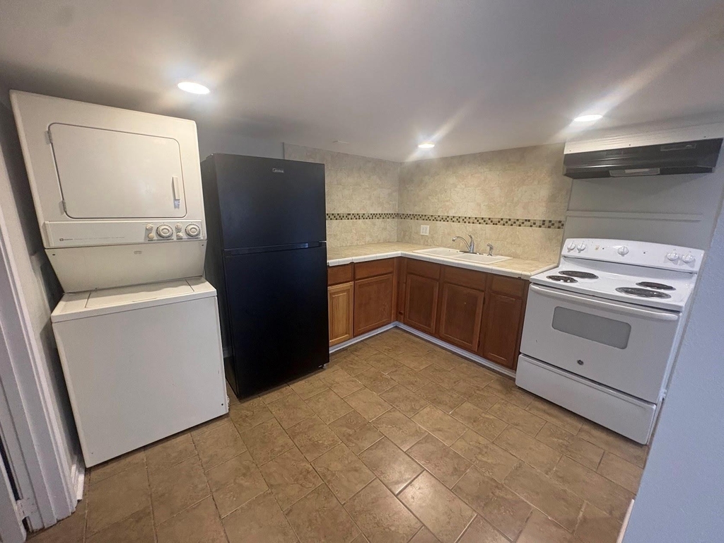 2205 33rd Street - Photo 5
