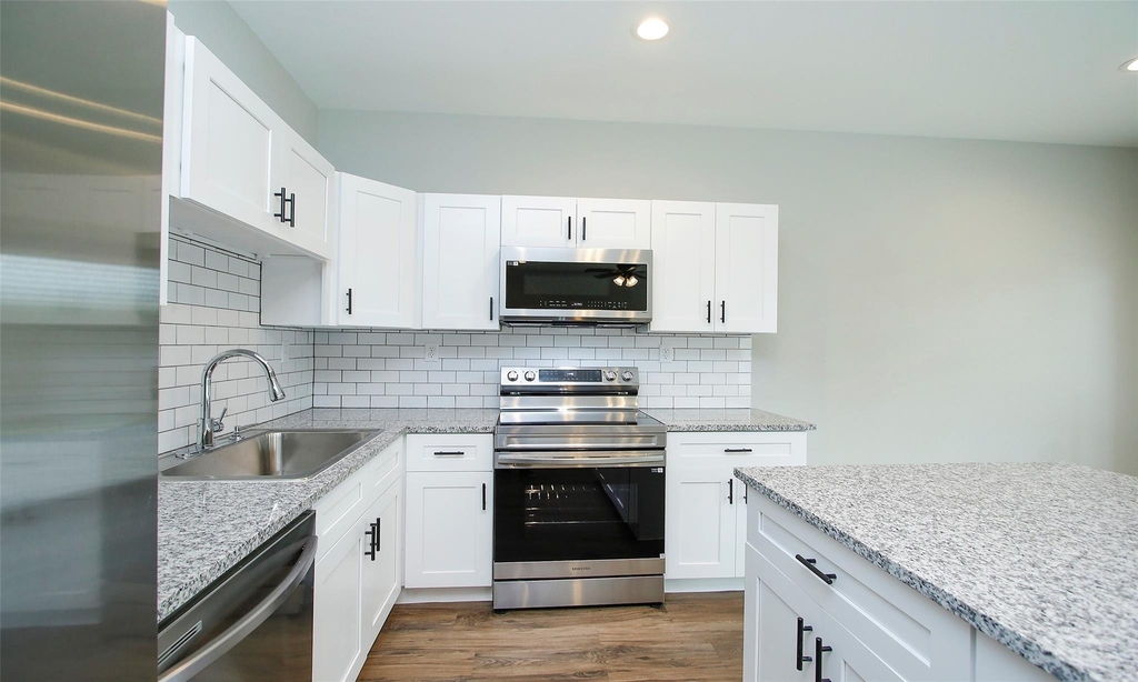 14010 Longstreet Road Road - Photo 12