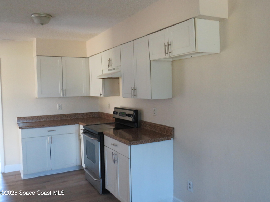 1690 Elizabeth Avenue - Photo 19
