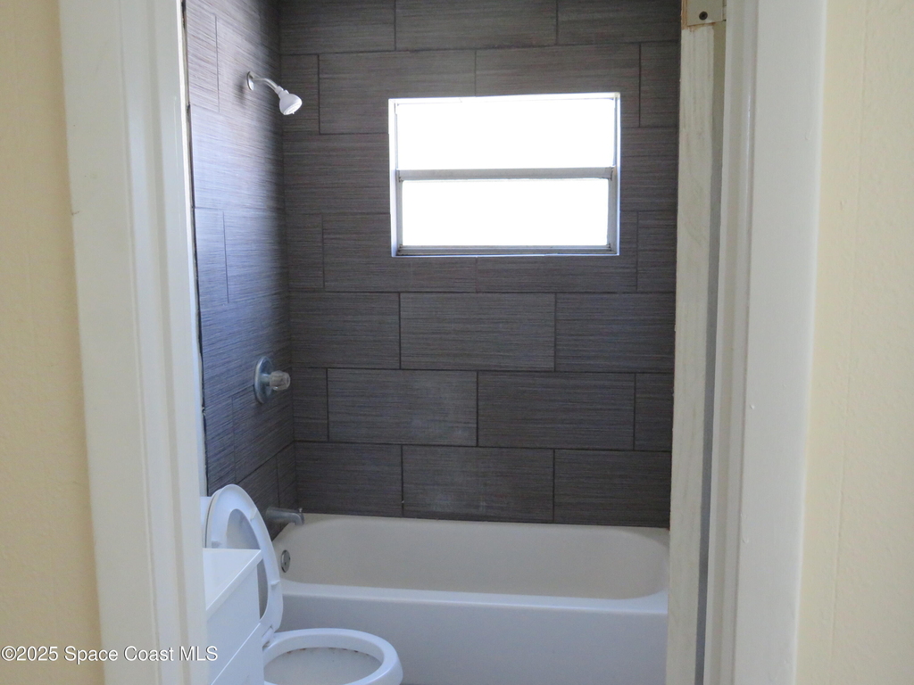1690 Elizabeth Avenue - Photo 16