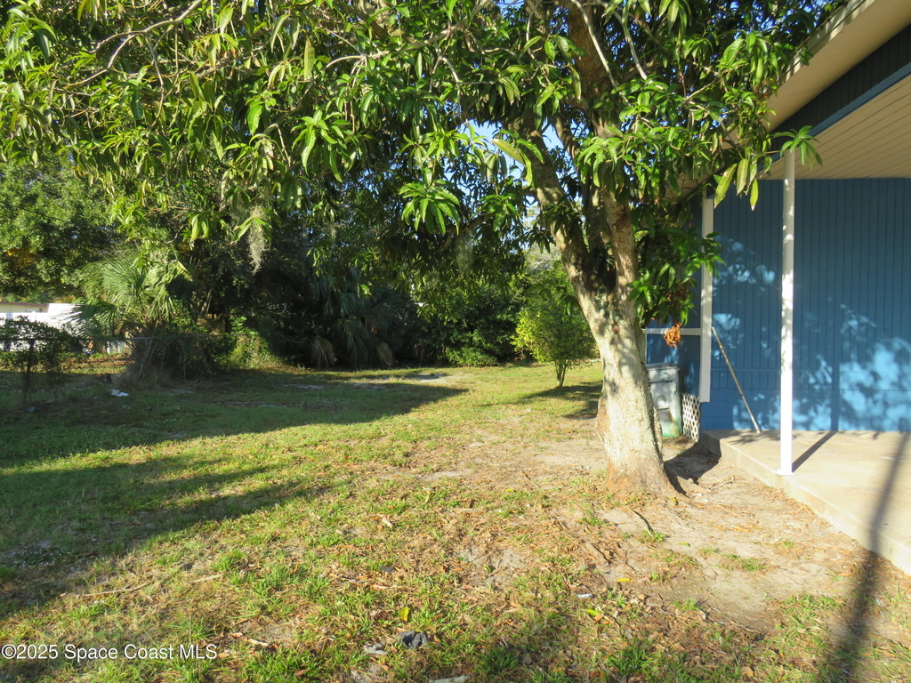 1690 Elizabeth Avenue - Photo 7