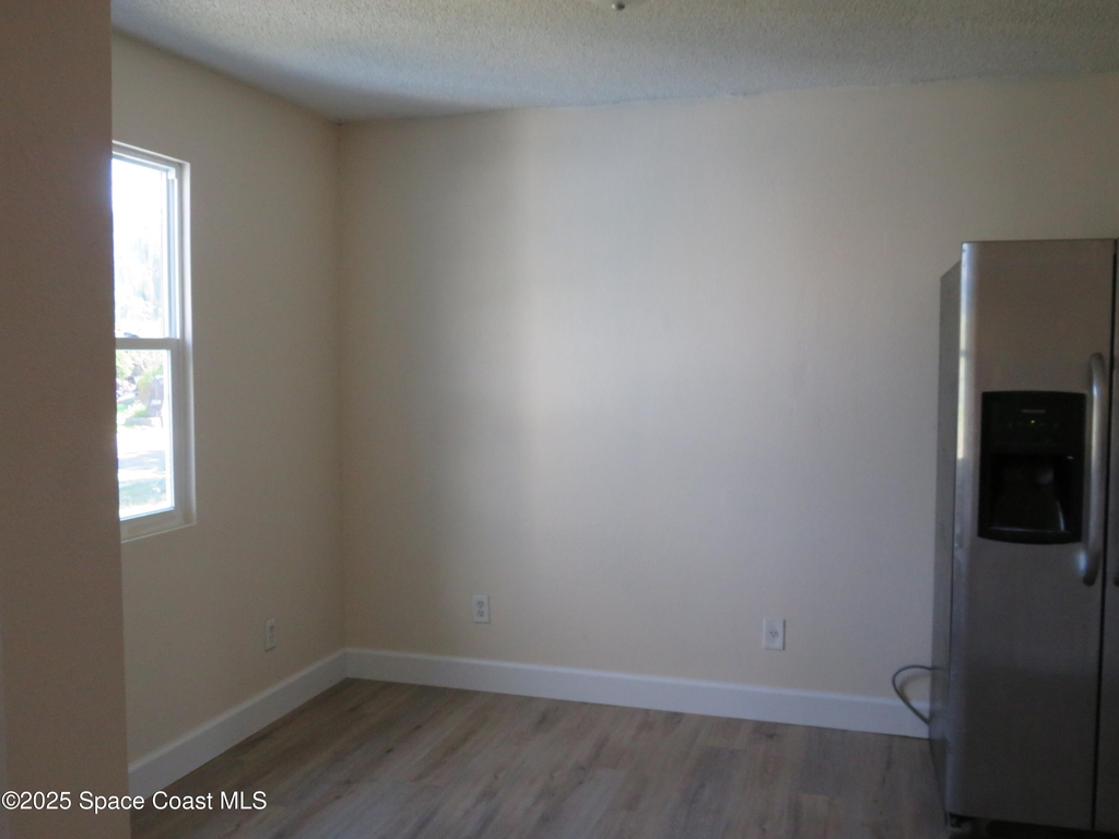 1690 Elizabeth Avenue - Photo 11