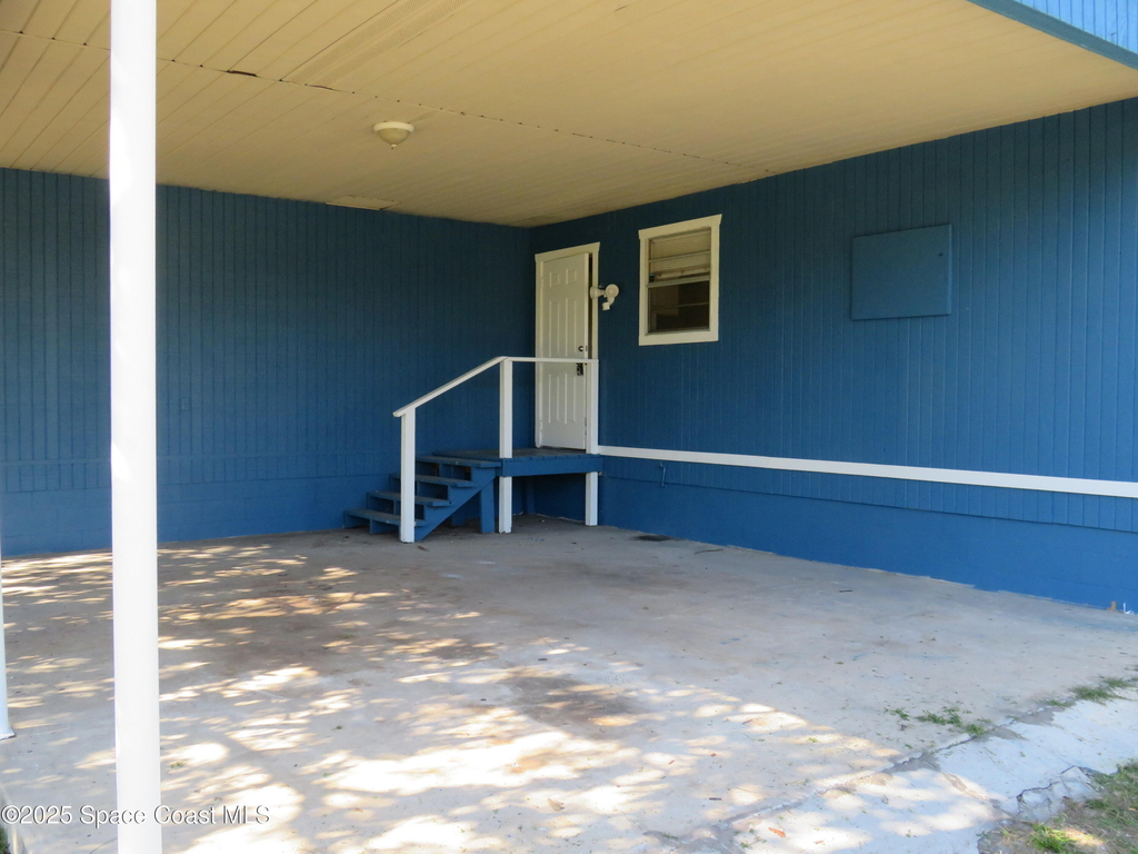1690 Elizabeth Avenue - Photo 4