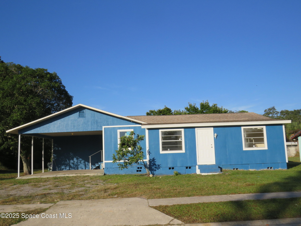 1690 Elizabeth Avenue - Photo 1