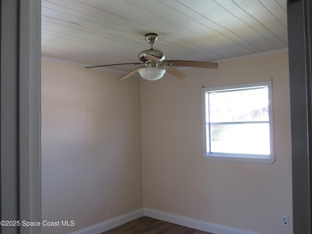 1690 Elizabeth Avenue - Photo 17