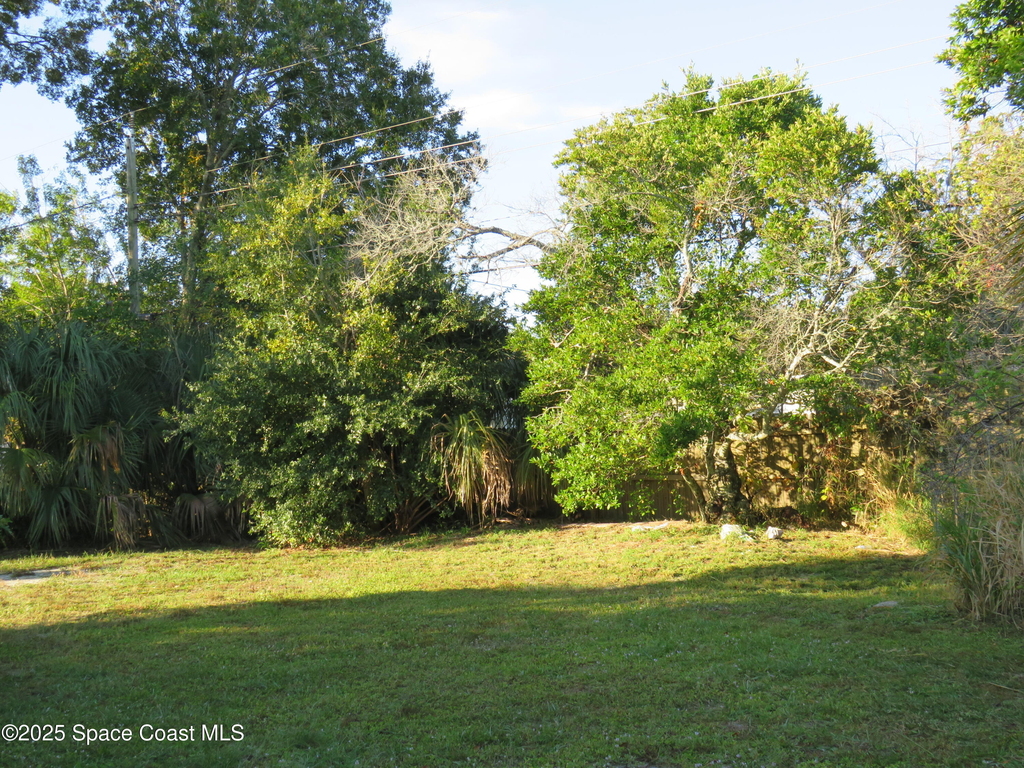 1690 Elizabeth Avenue - Photo 8