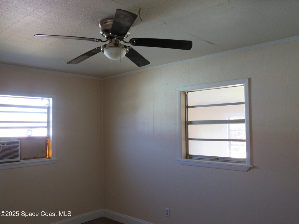 1690 Elizabeth Avenue - Photo 18