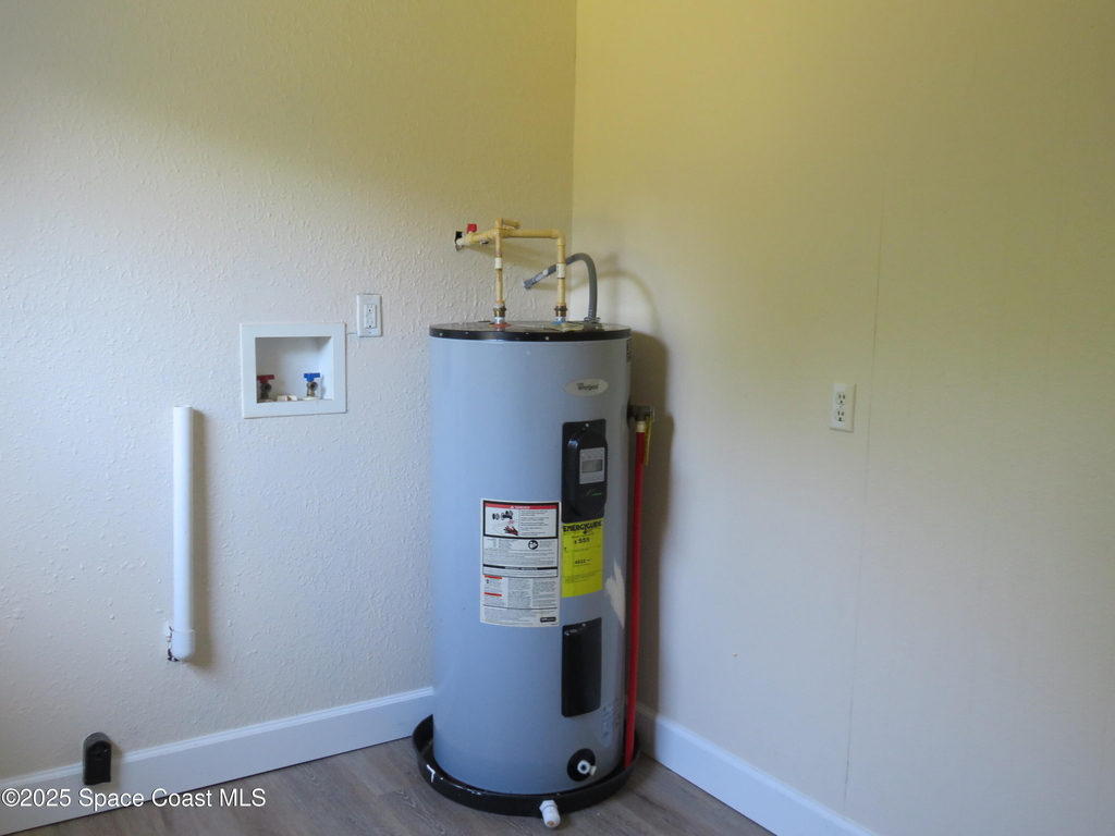 1690 Elizabeth Avenue - Photo 15