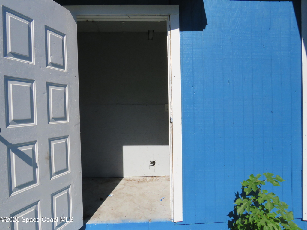 1690 Elizabeth Avenue - Photo 5
