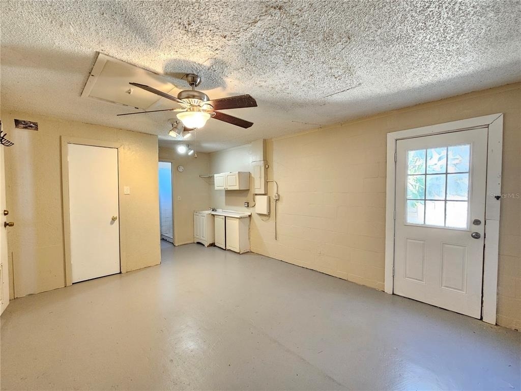 6324 Lomand Avenue - Photo 11