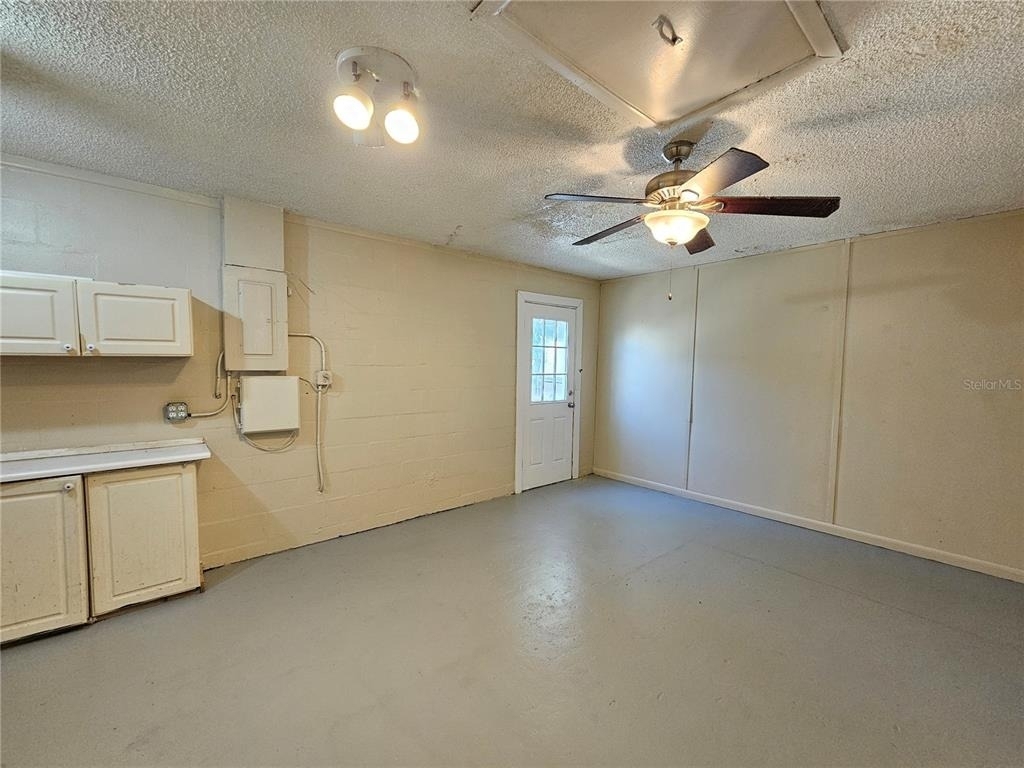 6324 Lomand Avenue - Photo 10