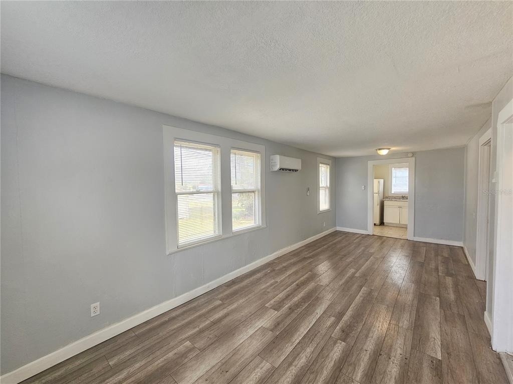 503 Longfellow Boulevard - Photo 3