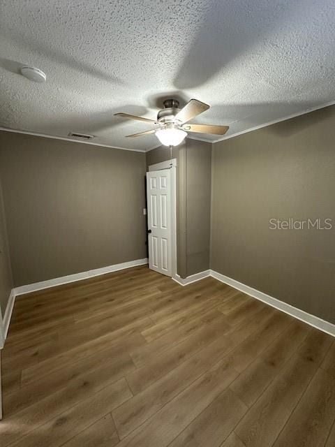 1587 Scranton Avenue - Photo 15