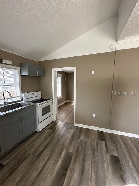 1587 Scranton Avenue - Photo 5