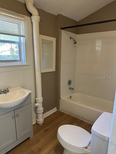 1587 Scranton Avenue - Photo 12