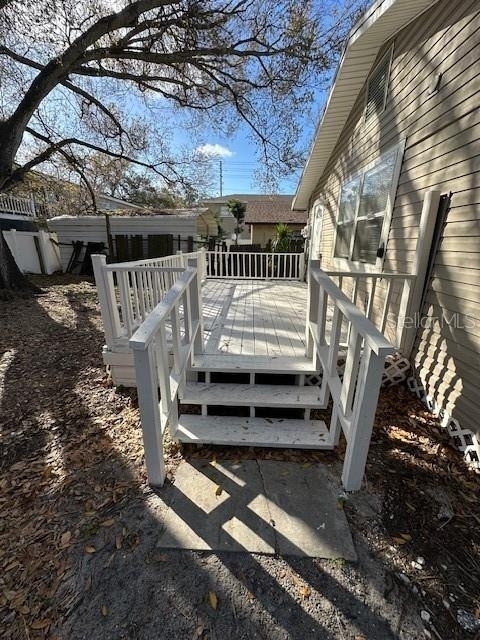 1587 Scranton Avenue - Photo 2
