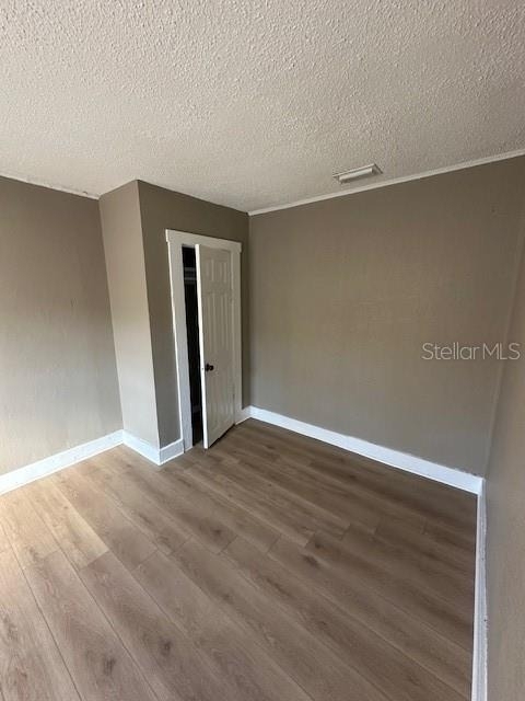 1587 Scranton Avenue - Photo 7